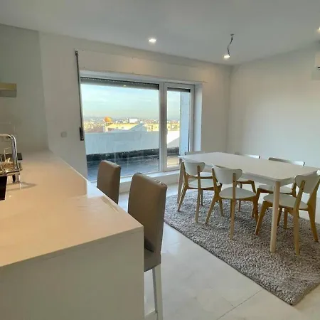 Apartamento Duplo Com Casa De Banho Exclusiva No Oporto